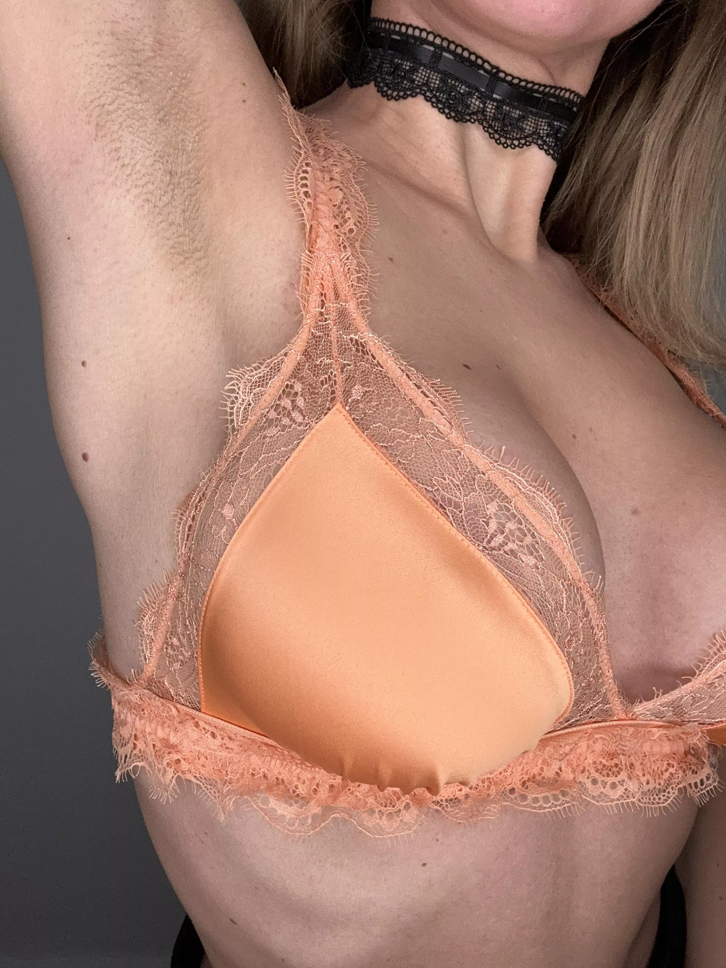 Should mommy grow some stubbles?