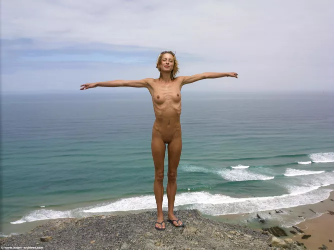 Skinny Nude Body Presentation