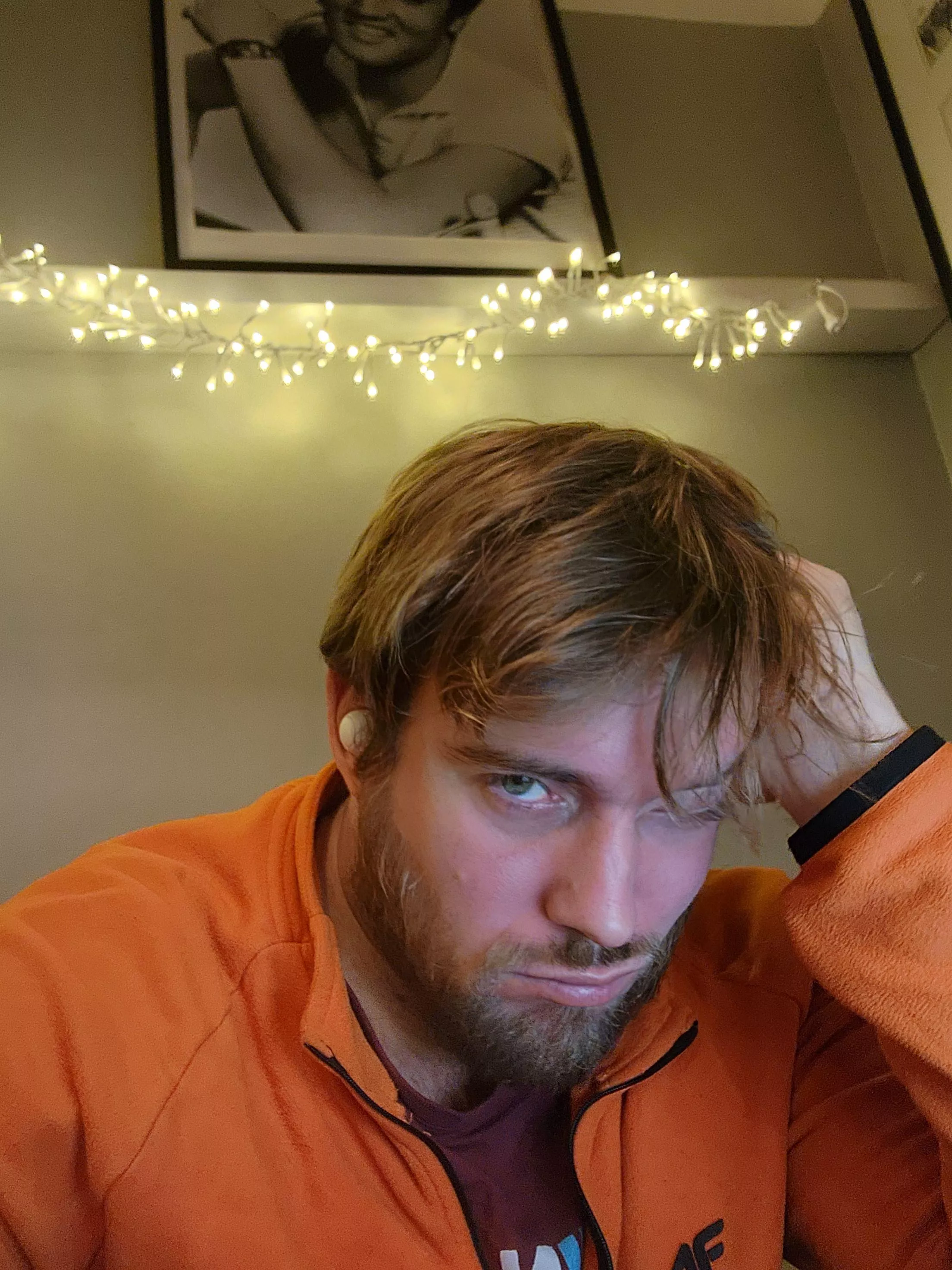 Sleepy at 8 pm... what's wrong with me 😢 the cold maybe... Sleepy at 8 pm... what's wrong with me 😢 the cold maybe...