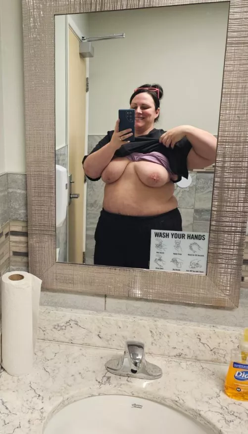 Snuck off at work, feeling naughty again!