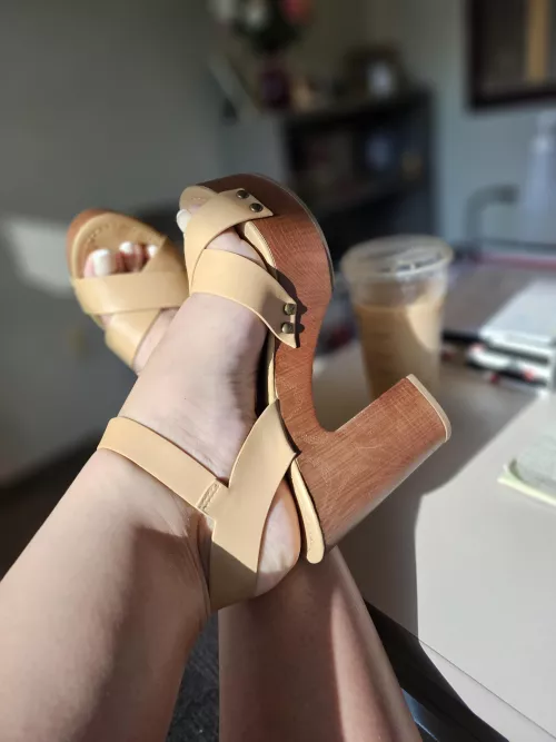 Some people are made of plastic.. some people are made of wood🤎