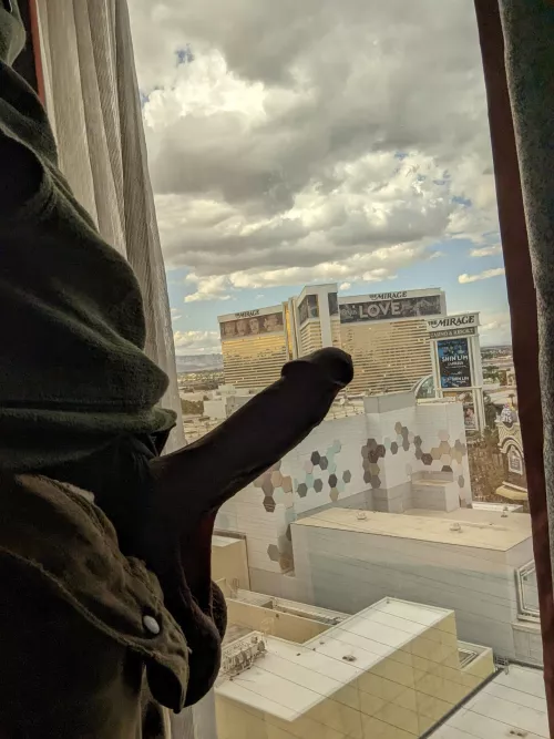 The exhibitionist in me loves it