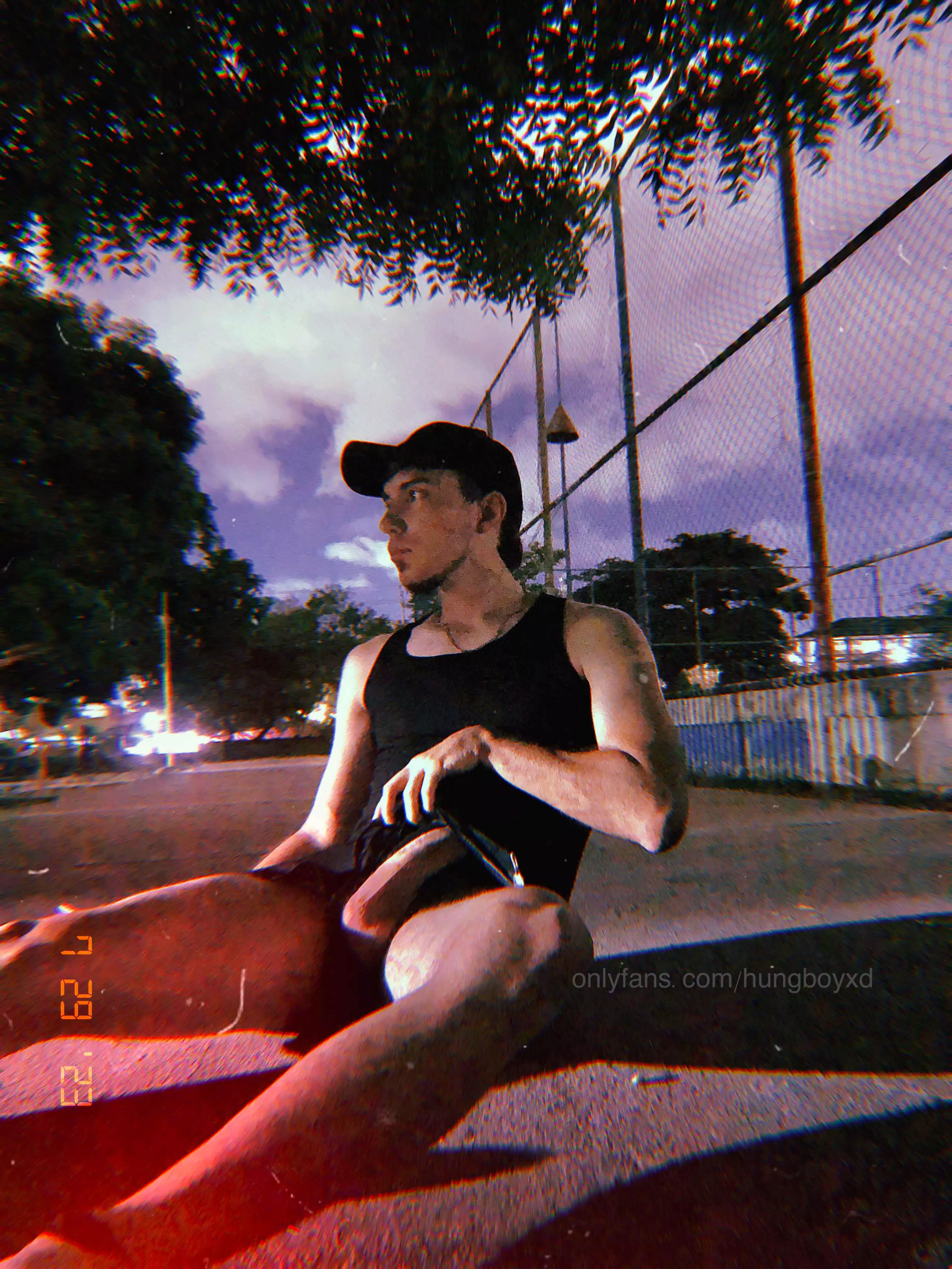 training late at night makes me so horny, the idea of someone coming and smelling my sweaty dick and hole puts my dick hard af