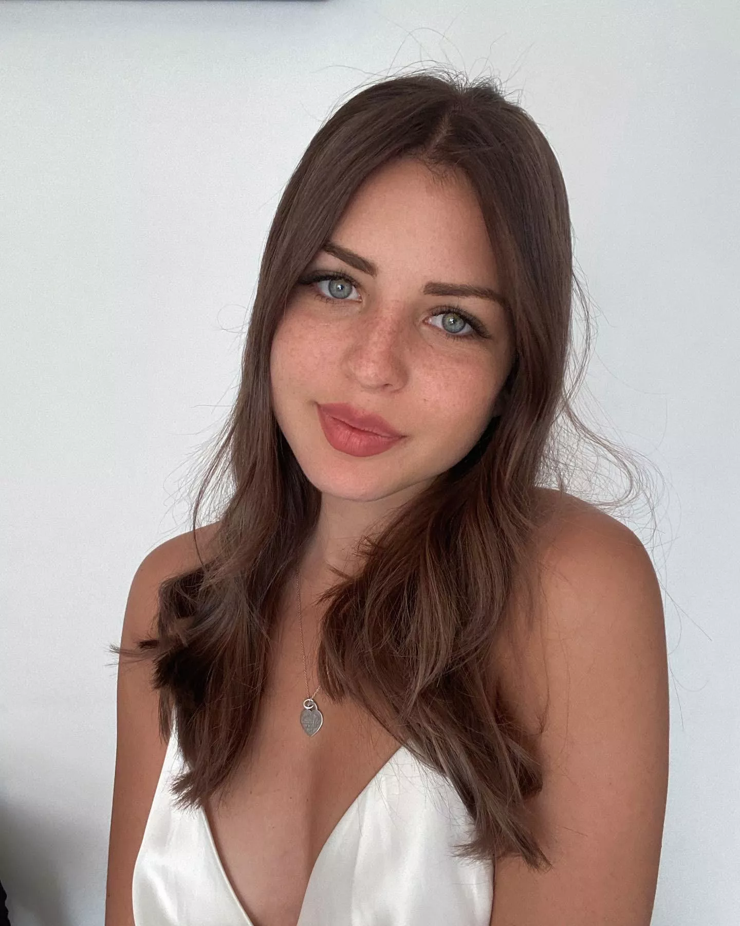 ur cute brunette hehe