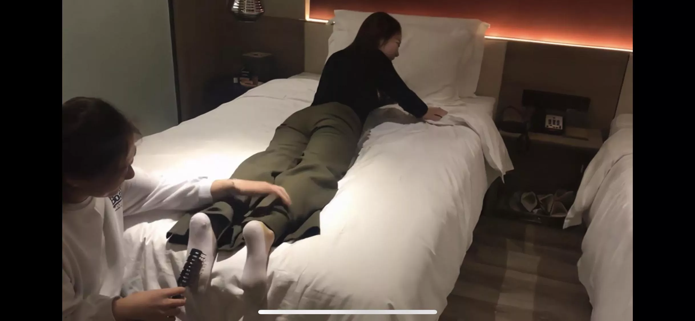 Would anyone know the ler or the studio?