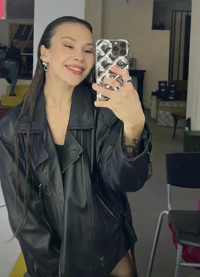 Would you use your teeth to take my panties off?