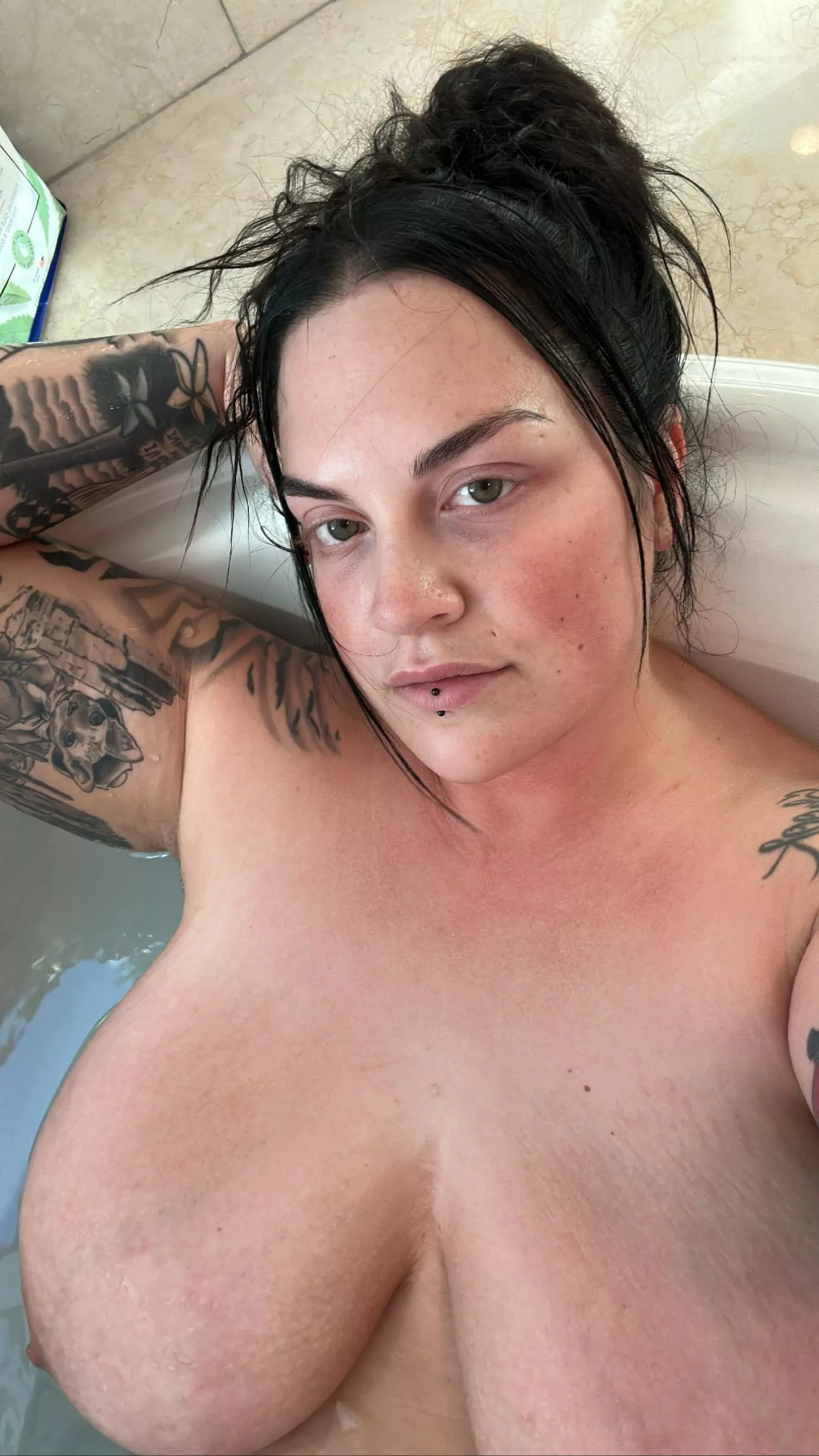 you don't have to be thin and fit to be fuckable, right?