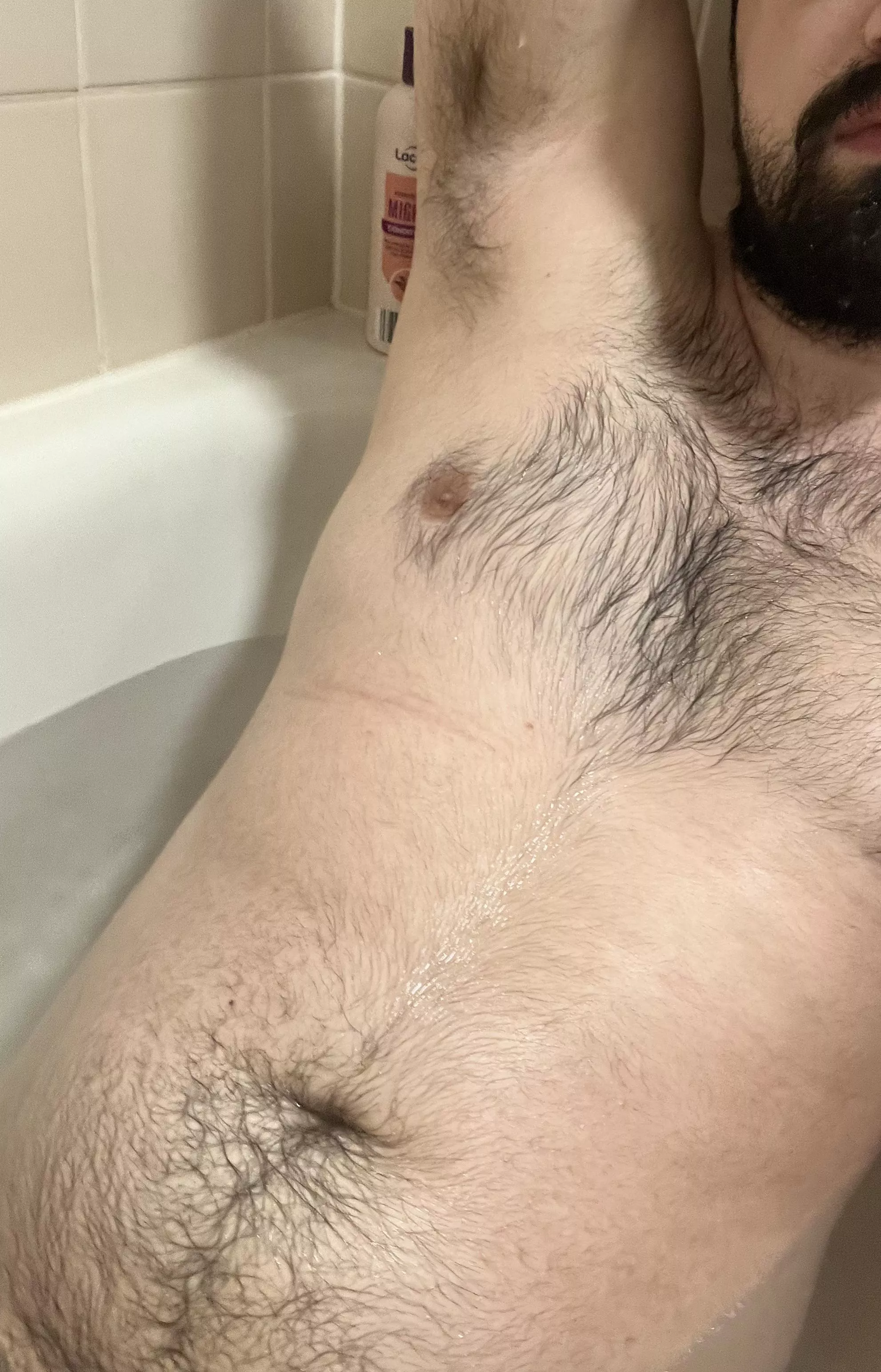 You like sniffing alpha pits?💪🏼💦 Dms open😈