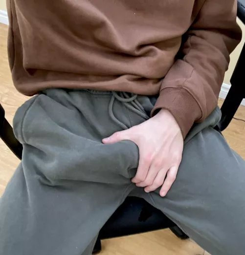 [20] I hope nobody sees that hard while I’m studying