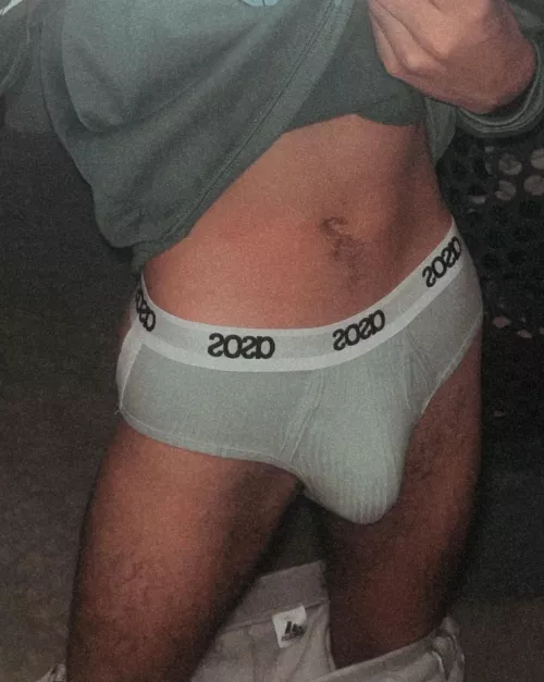 [22] I need someone on their knees ;)