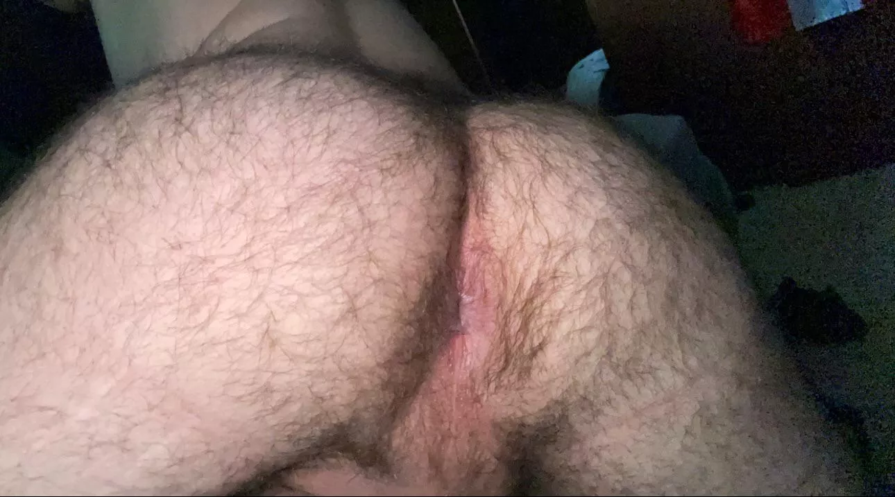 24 in shape discreet Lebanese with a big furry bubble butt. Horny af, 👻 Snapp Me: AmirKebbr