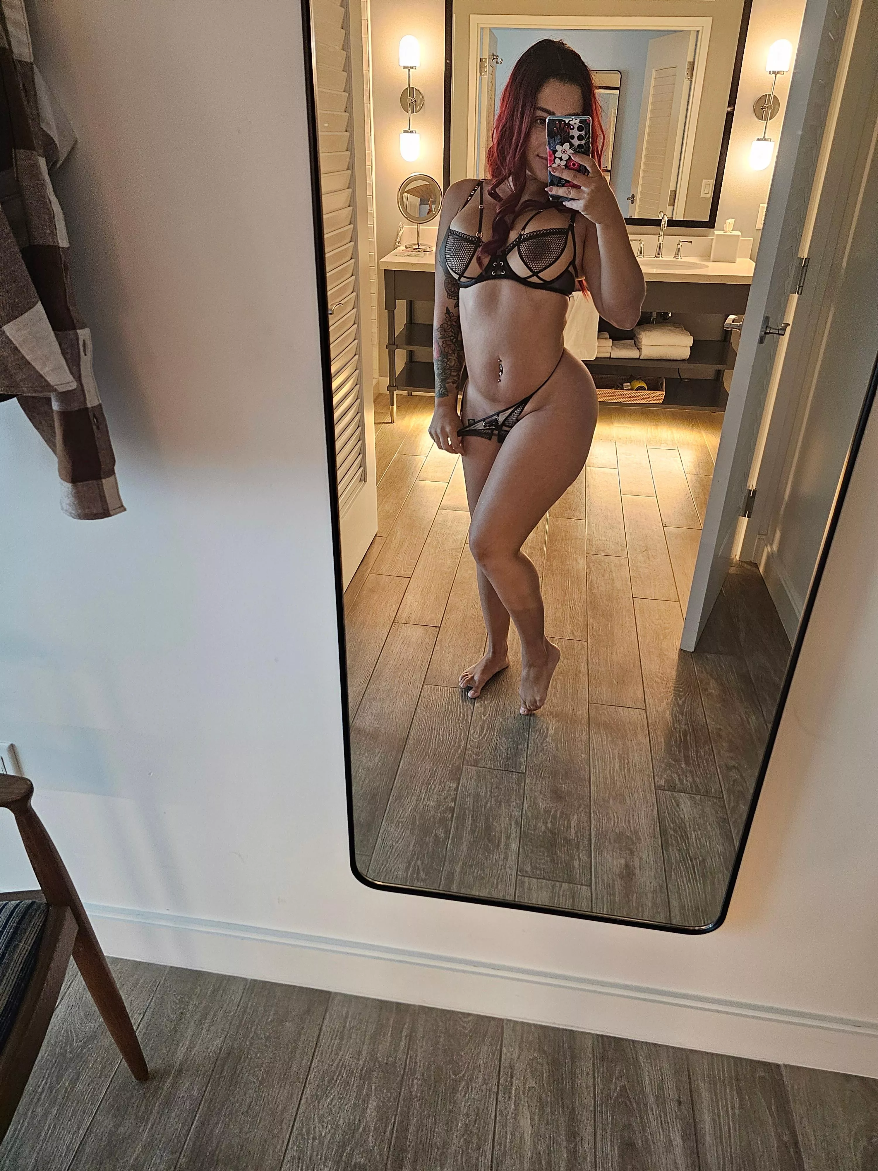 4 kids later- I think I still look quite delicious. Let me know if you agree