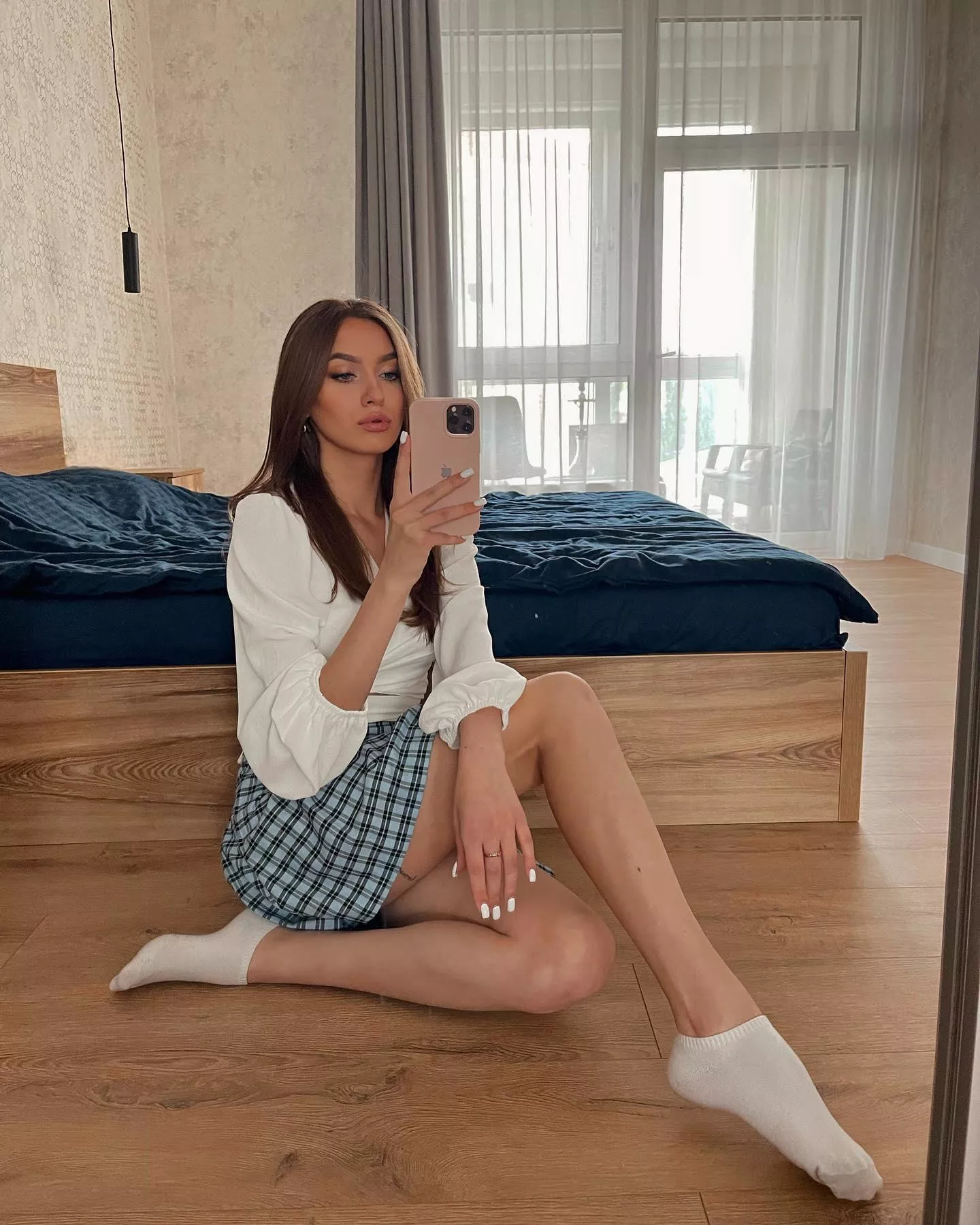 Angel in white socks [F]