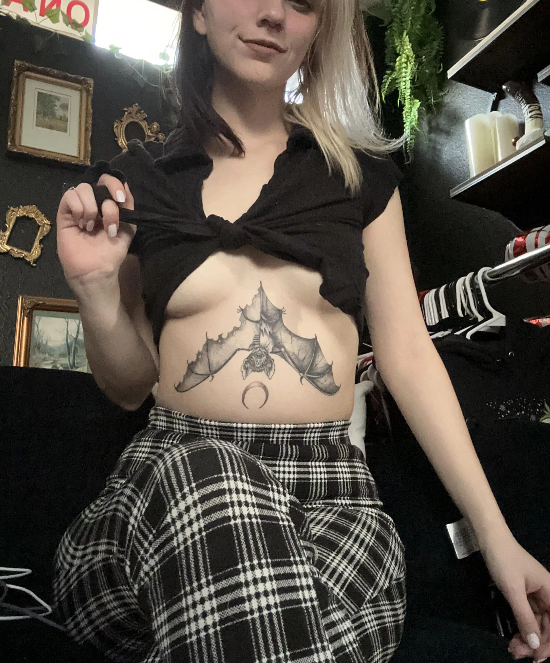 Best boob is a lil underboob