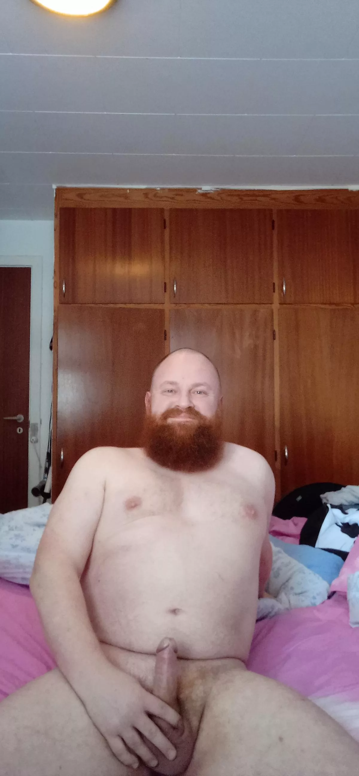 Come join me in bed 🤗😘