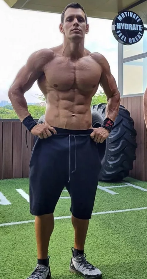 Do like my ripped fore arms?💪