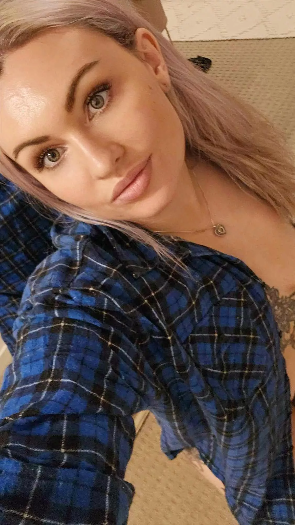 Do you like a blonde in blue?