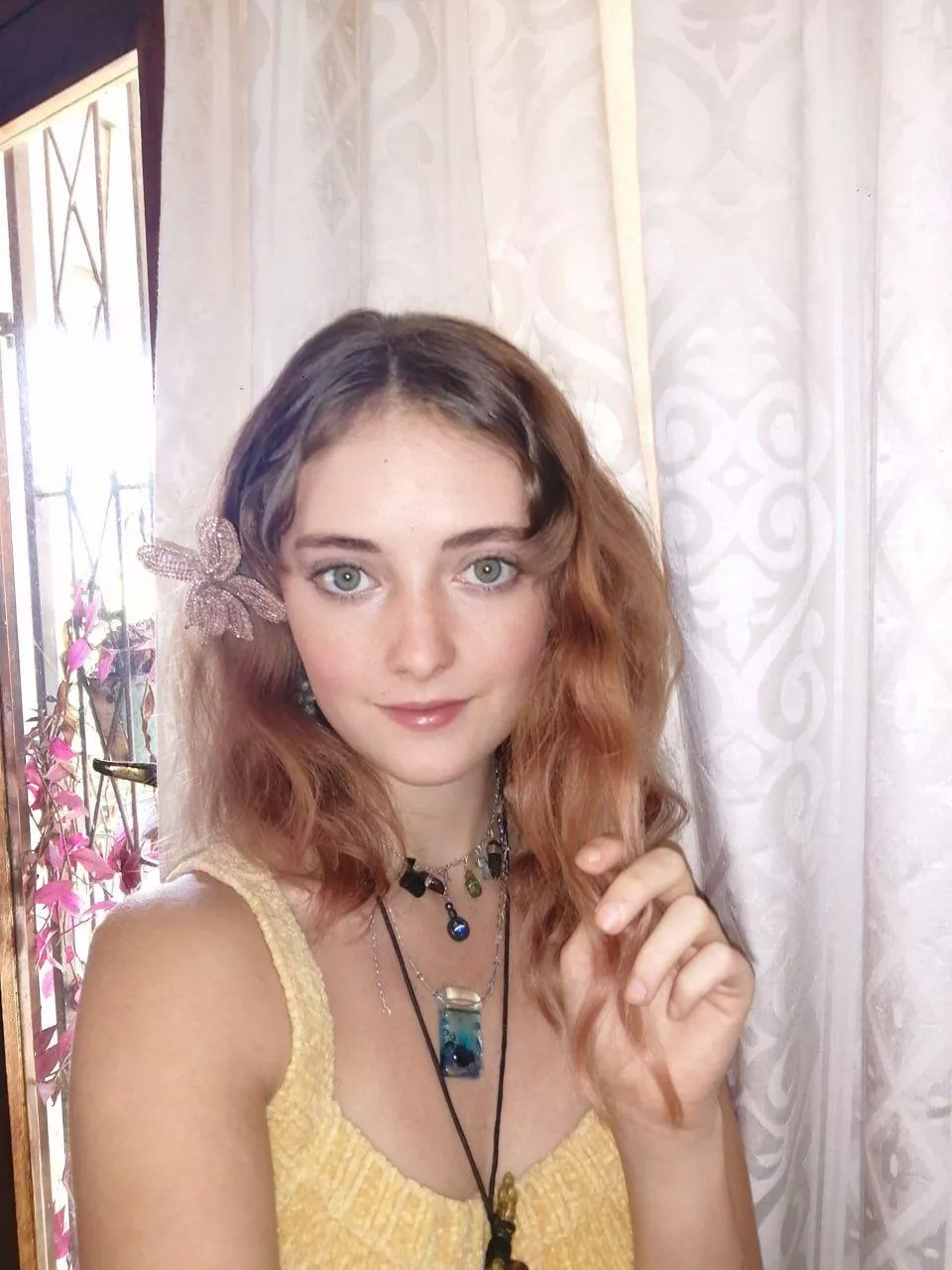 feel the air ticklin me, just lik you do me - fancy a touch? F18