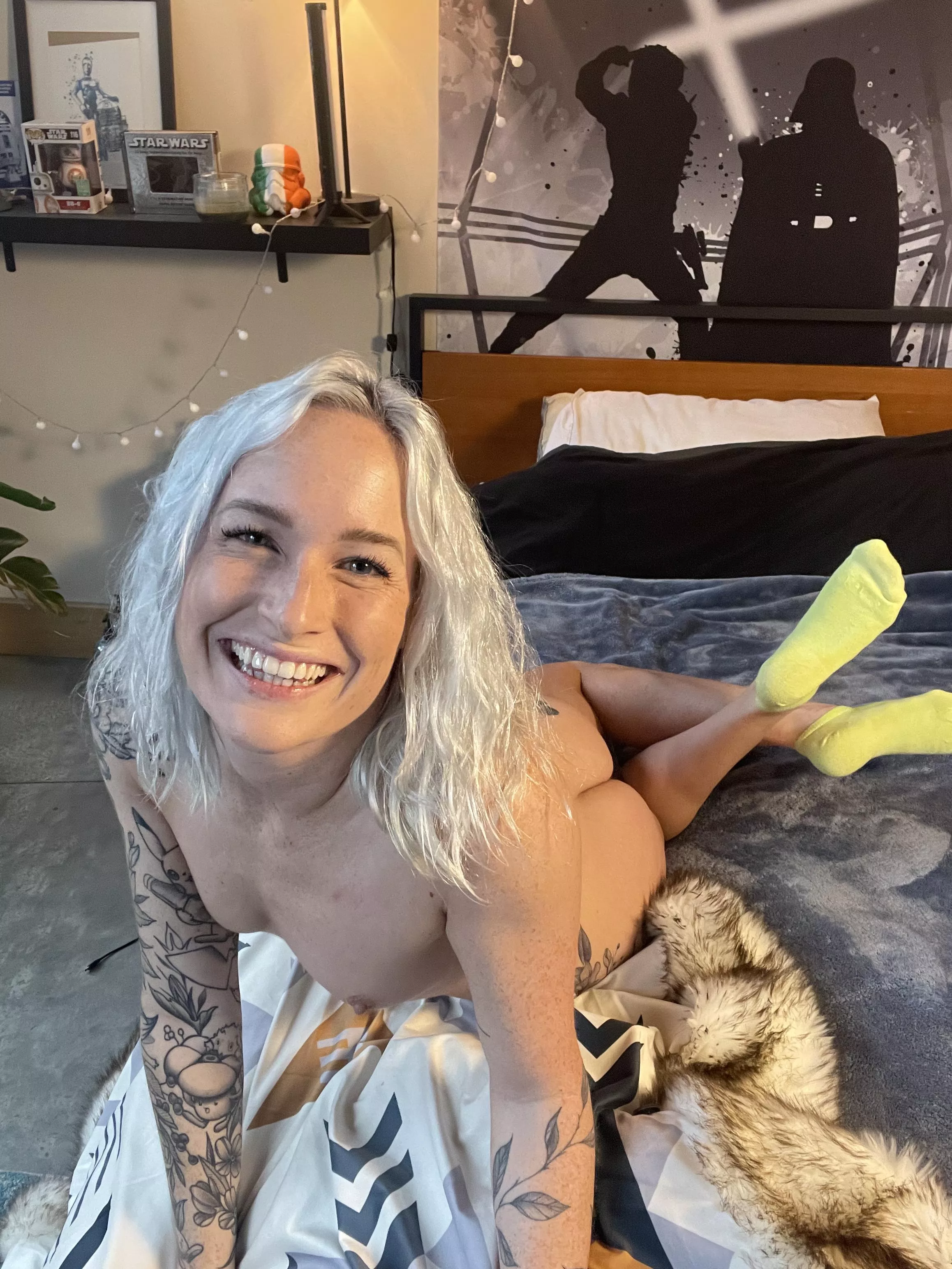 Feelin dorky in my neon socks [F]