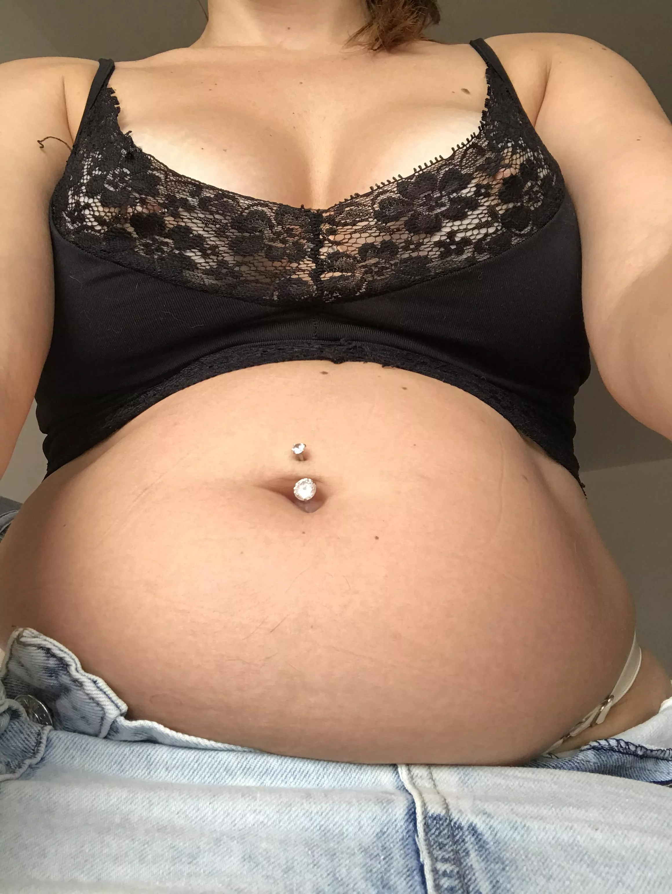 Full belly and lace. Isn't it a beautiful combination? 💕😍