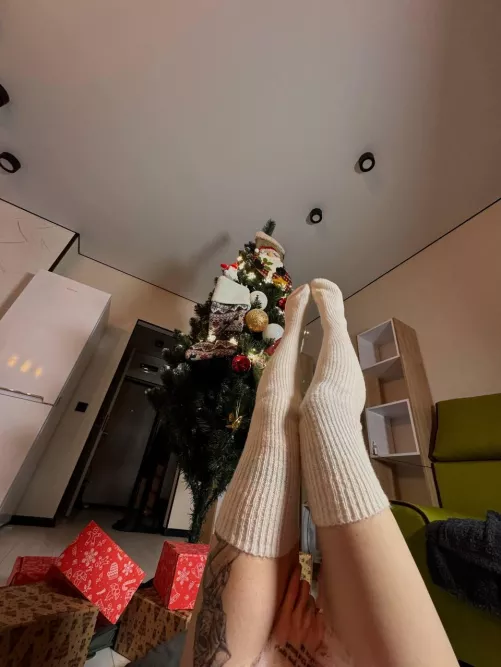 Girls in stockings should get sex