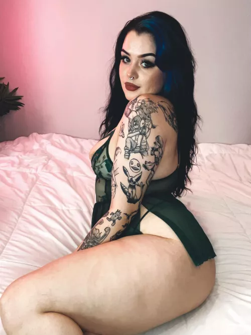 Hot curves waiting for you