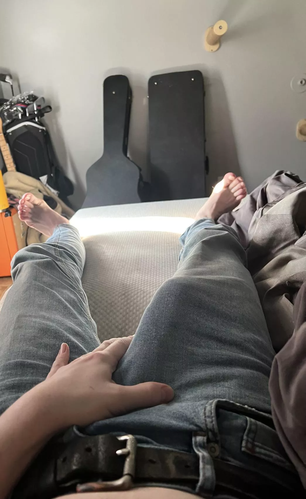 How’s it looking in these tight jeans??