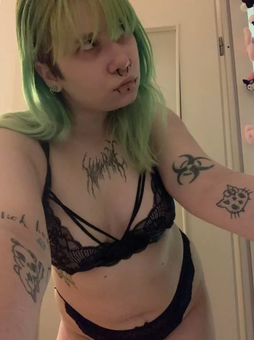 i did my first tattoo at 13, now u can see them all on my 18yo body