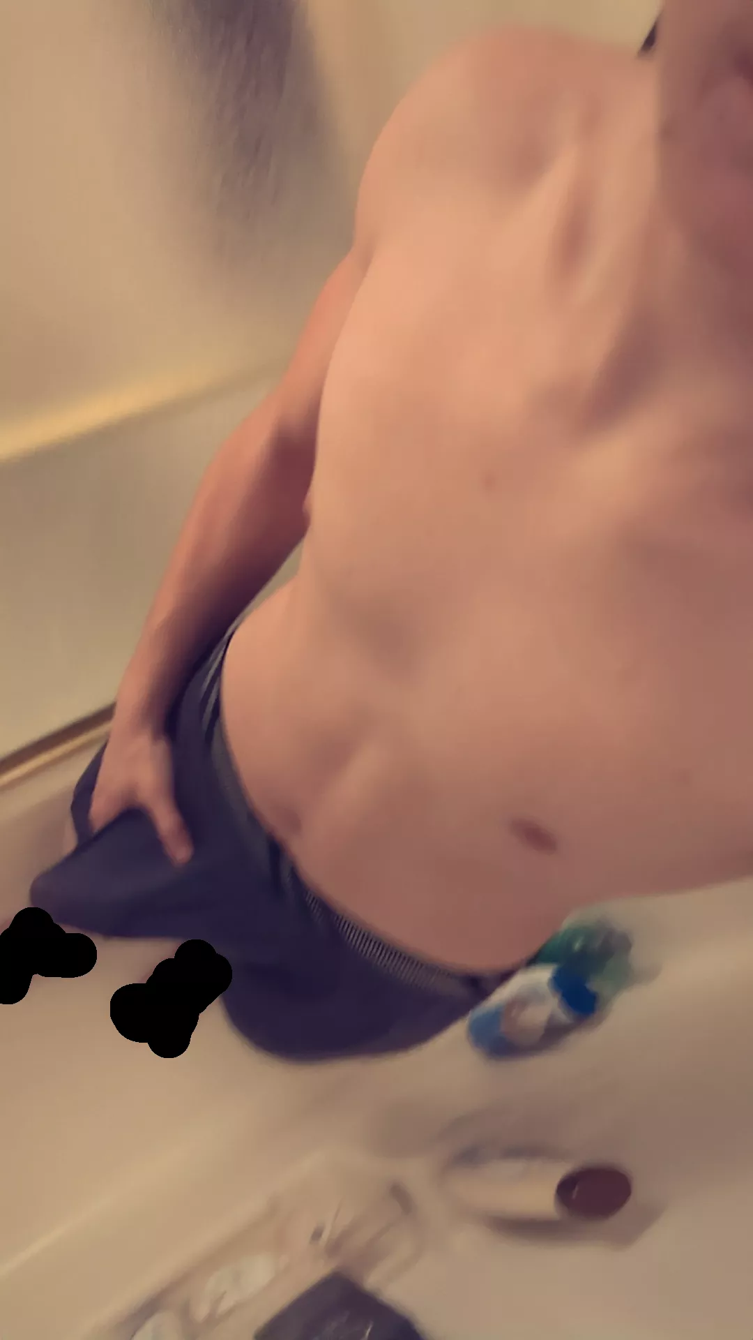 I know it's not the best, but I would love y'all's honesty. If you wanna see it while PM me I guess.