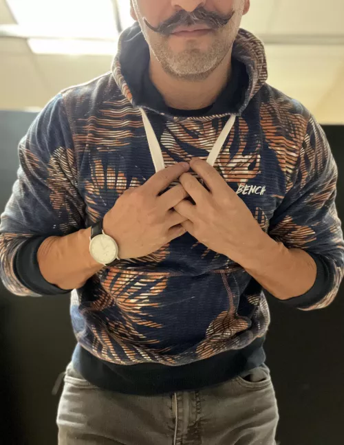 I know the rules, pay no attention to the hands!