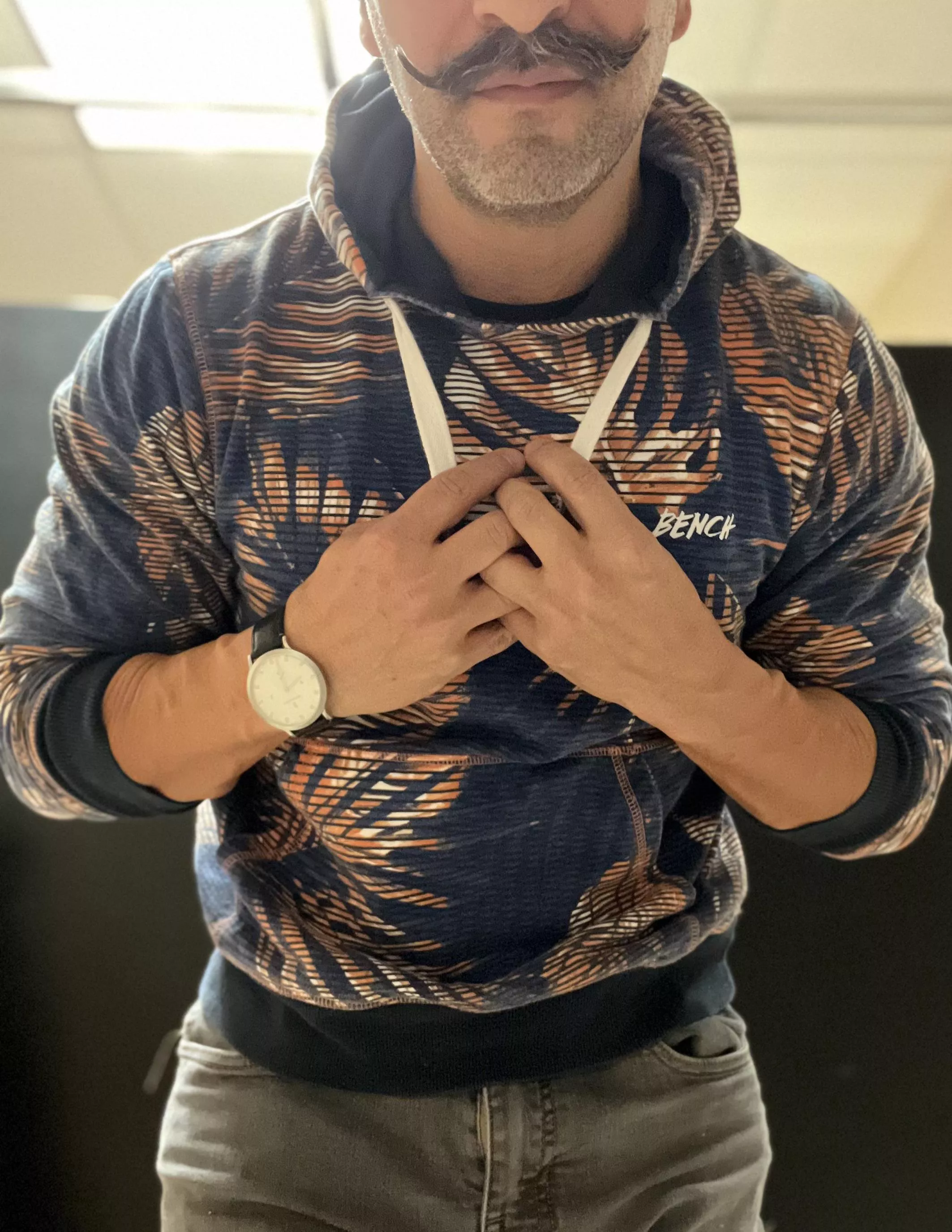 I know the rules, pay no attention to the hands!