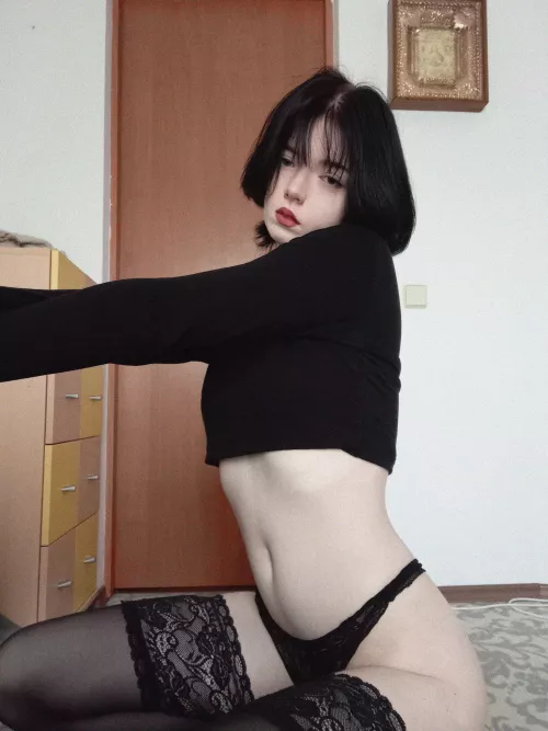 I need to be spanked for my bad behavior... I wanna see red spots on my pale skin😇