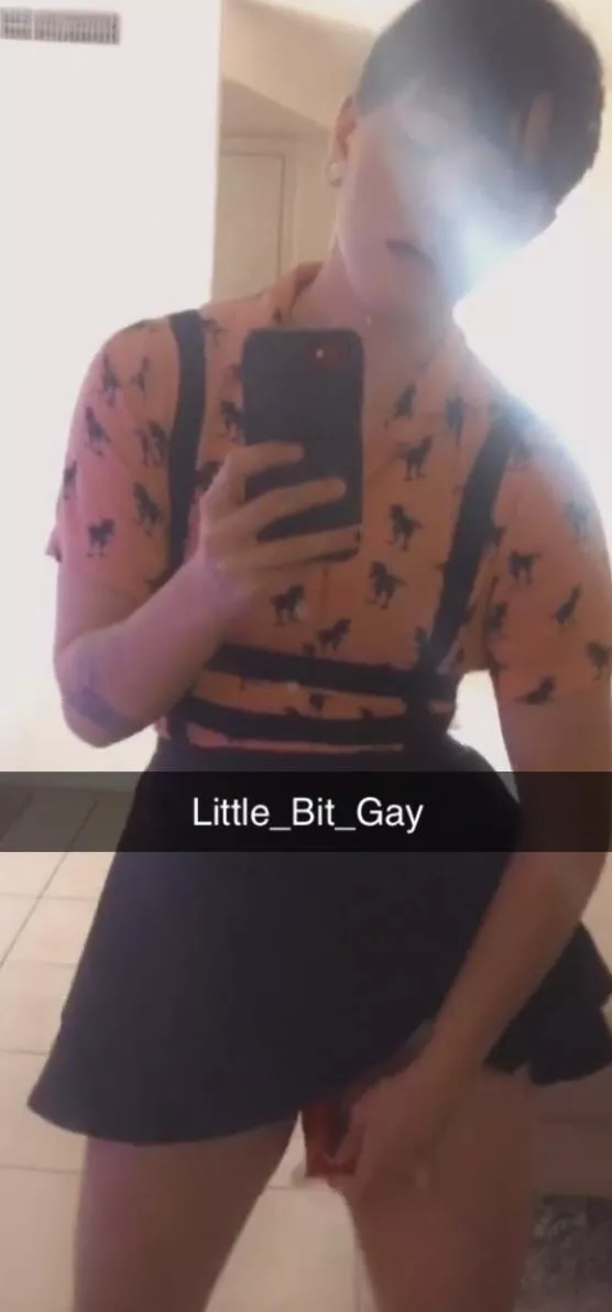 I wore a d!ldo under my skirt for the entire work day, on a dare 😳