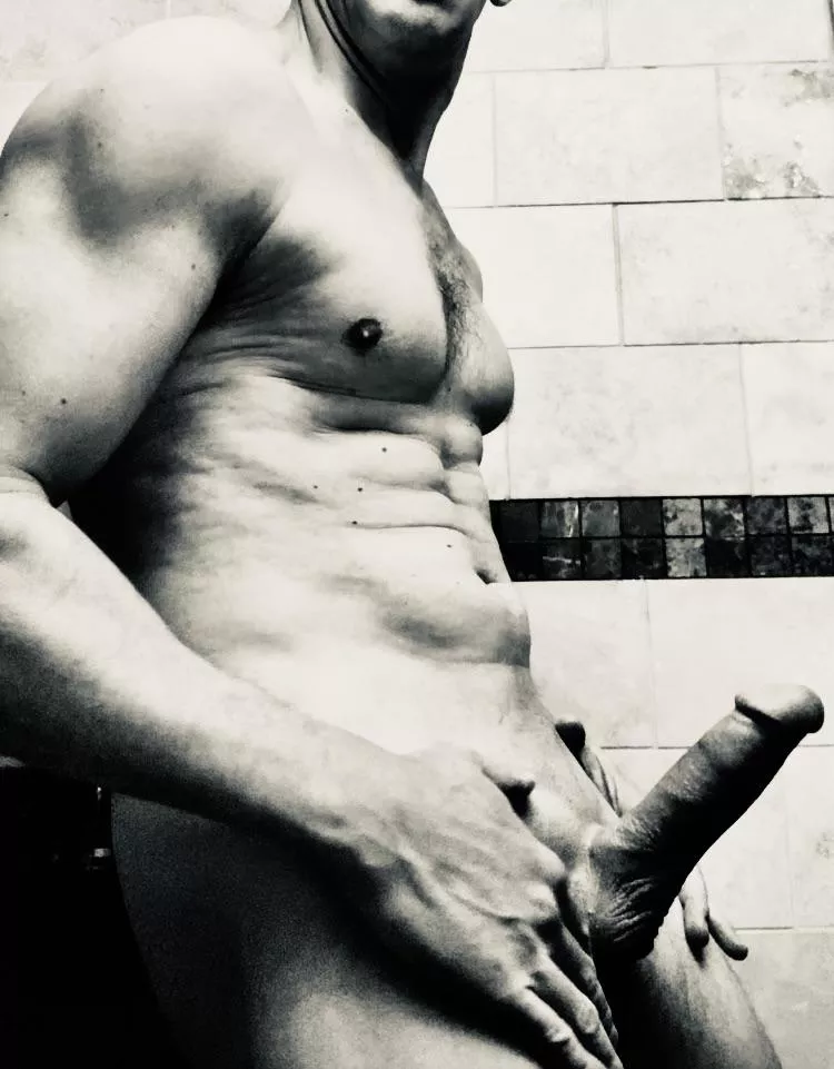 I’m a normal guy but kinda thick … guesses? (42)