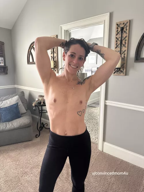 I’m not good at posing, but I tried lol I do always smile though :) like to think I’m a fun mom!