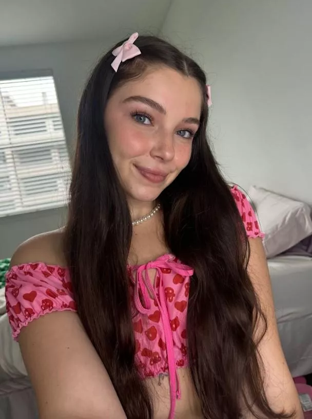 Love this pink crop top!