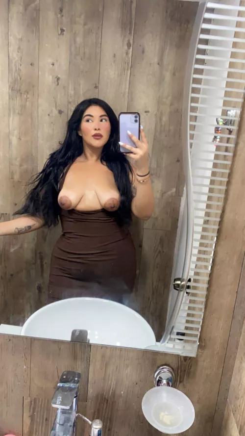 Matched my dress with my nipples 🤤🤎