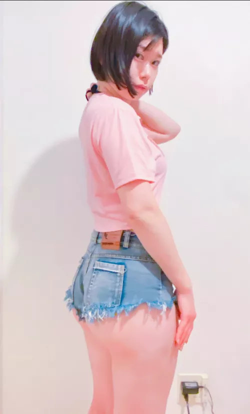 My Japanese GF wanted to show all of you her Booty in Short Shorts