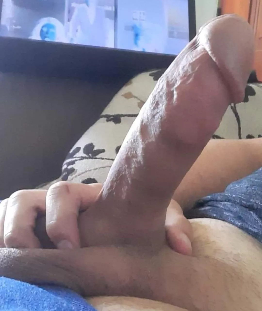 Needing some chub ass to bounce on my fat dick