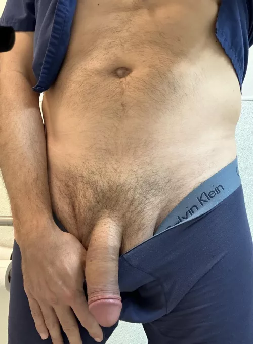 Omg I can’t take it, work is dragging, needing attention, help me kill the time dm is open[49]