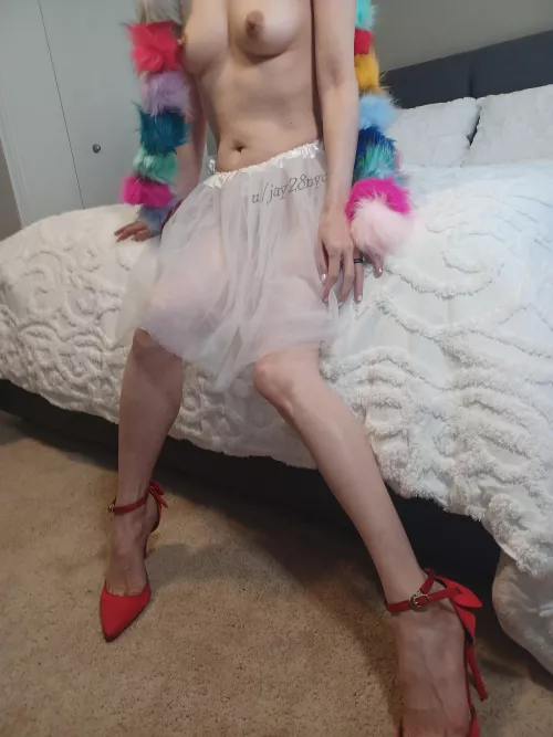 Simple seated pose of me on fun Friday (F) [OC]