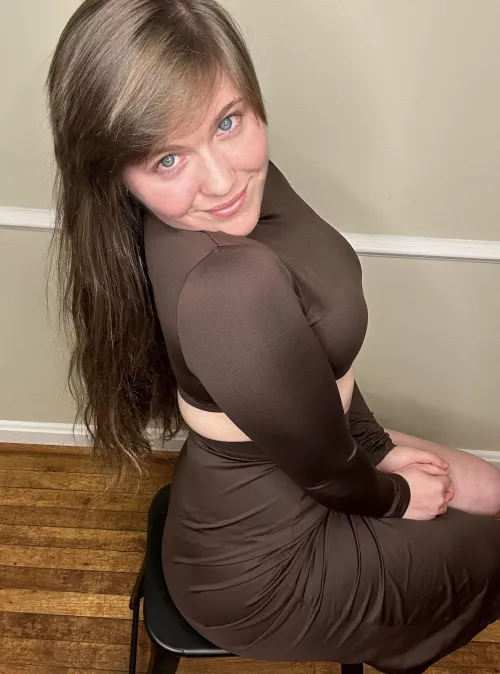 The color brown washes me out. I still like the outfit though [f]