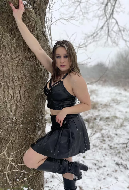 The color of my right hand says it all :) (OC)