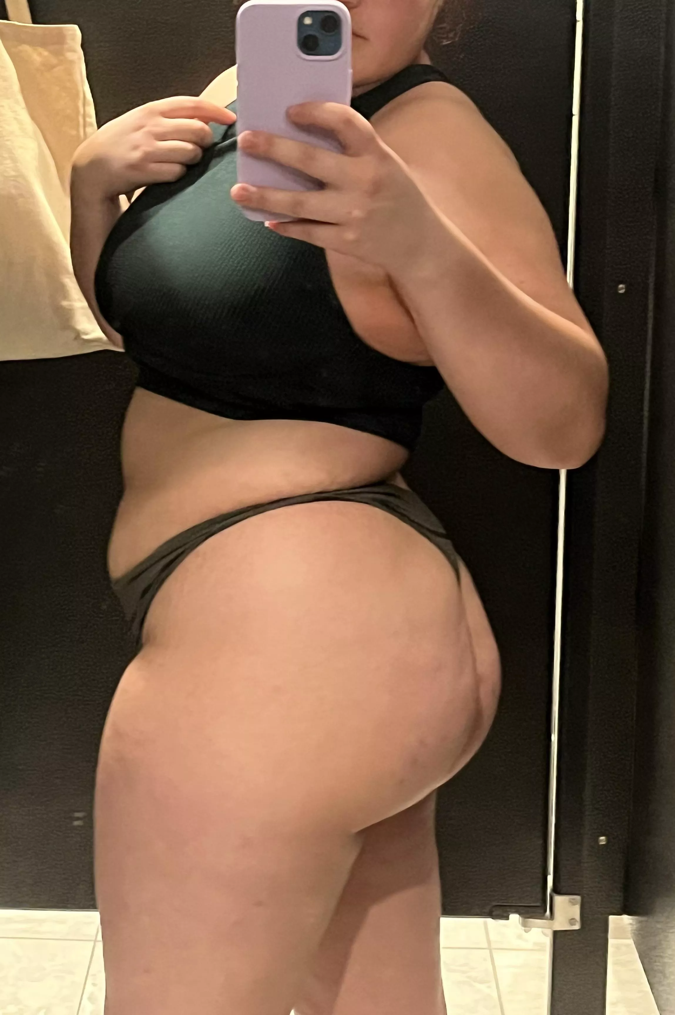 Thinking about playing with myself in the gym changing room