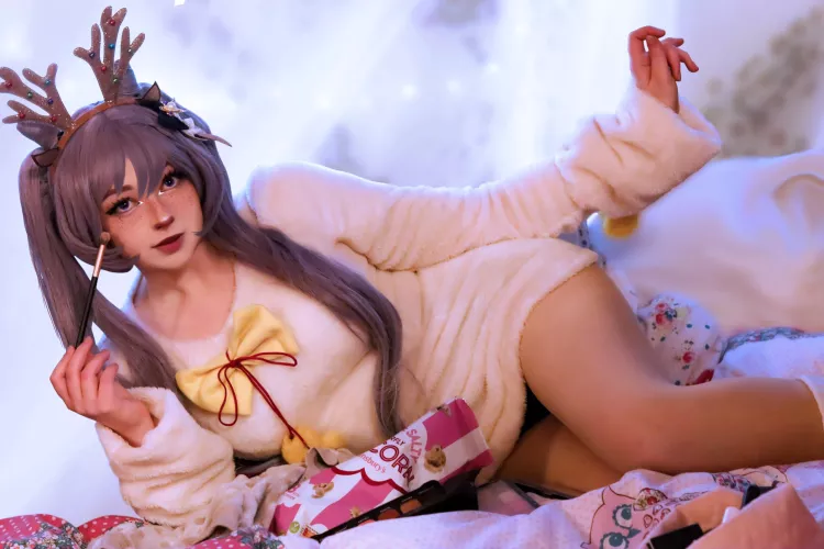 Throw back to my Christmas keqing by sailorcries