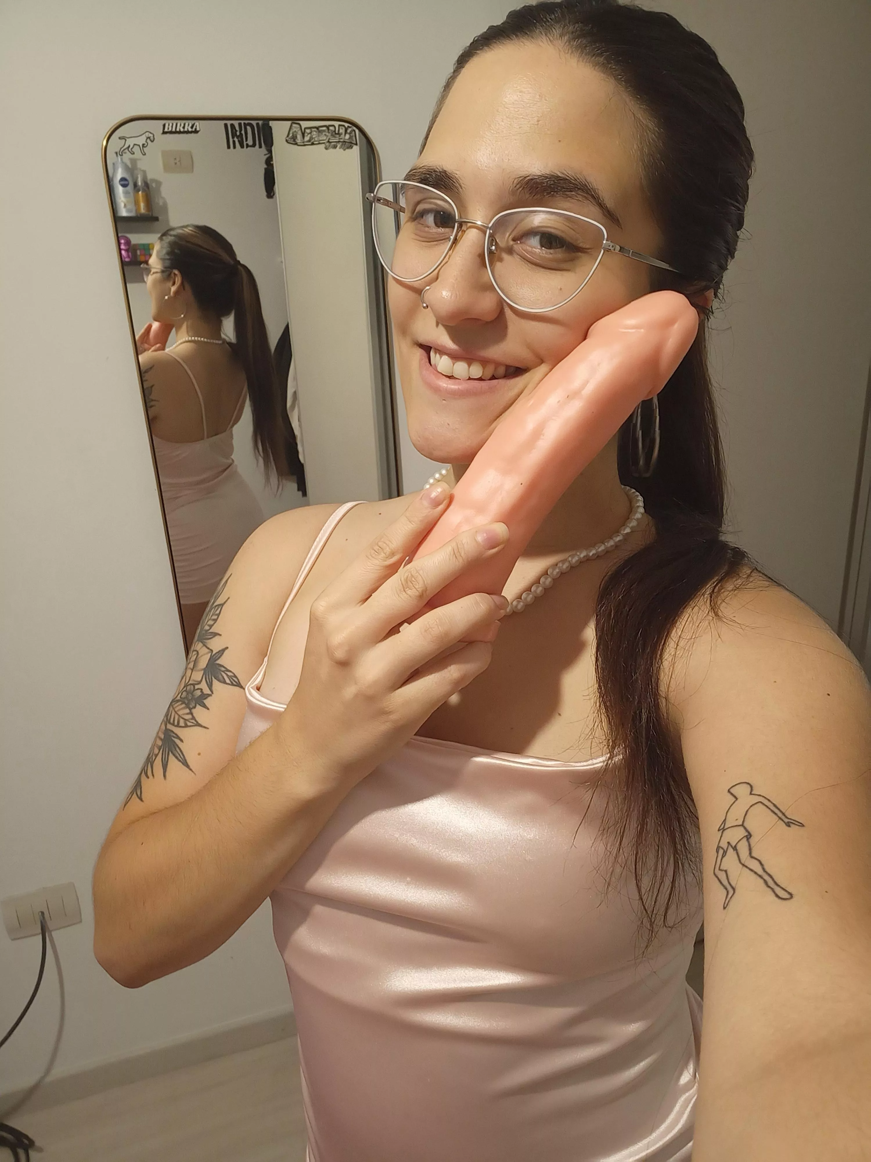 tonight I'm naughty...available to [Sext][rate][cam][pic][vid]