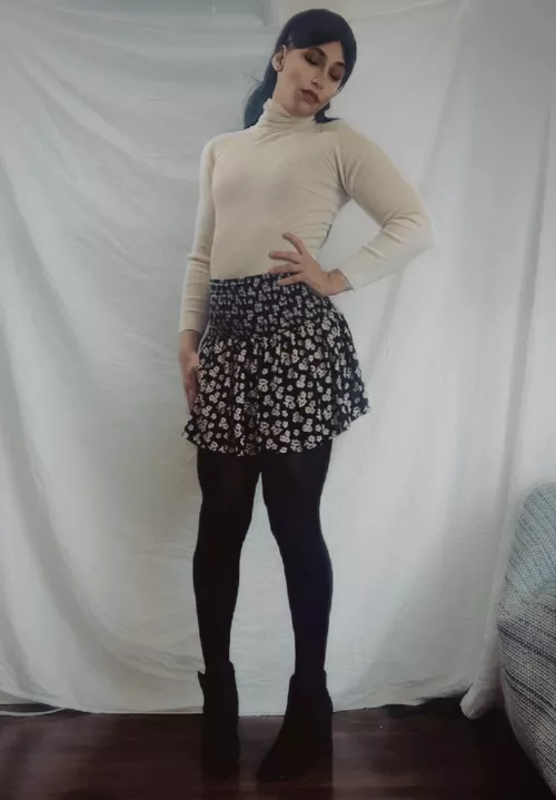 🥰 Who wants to help me pick my work from home outfit for tomorrow?