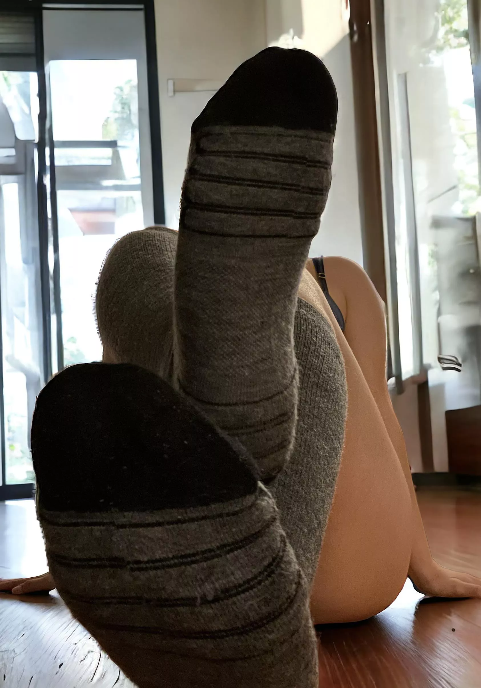 Who wouldn’t want these in their face after a long day at work 😪