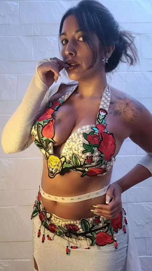 Would you eat or fuck? Choose wisely