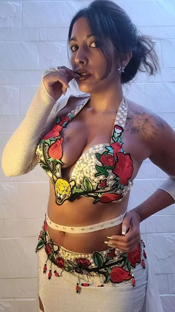 Would you eat or fuck? Choose wisely